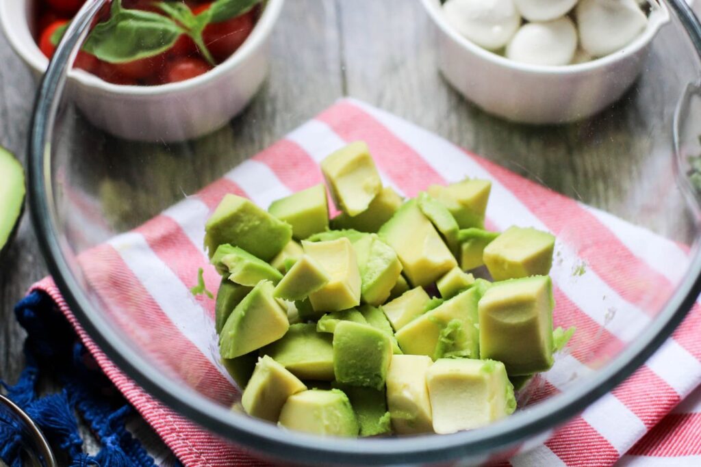 Healthy Summer Avocado Caprese Salad Recipe