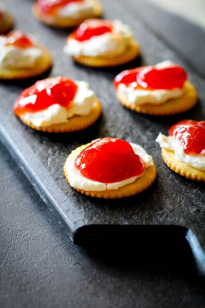 Cuban guava and cream cheese crackers