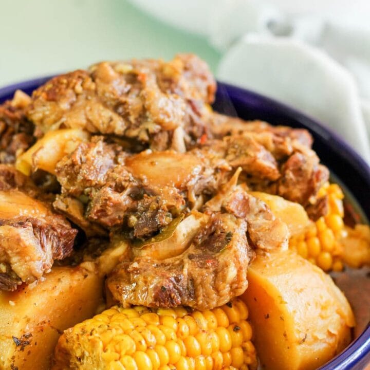 oxtails with corn and potatoes
