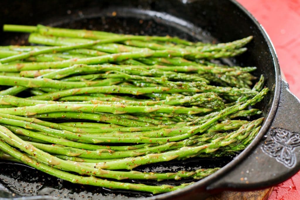 asparagus in cast iron pan